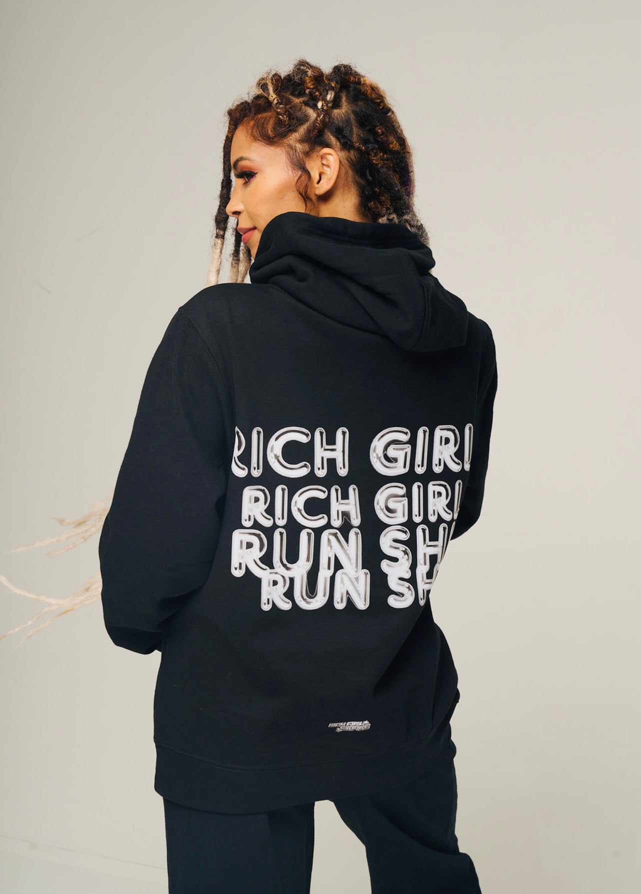 RICH GIRLS RUN SHIT! $$